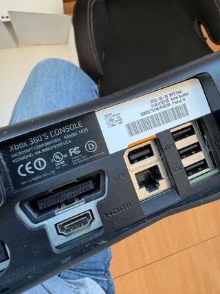 Xbox 360 Negra Mod.1439 + Mando