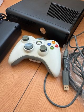 Xbox 360 Negra Mod.1439 + Mando