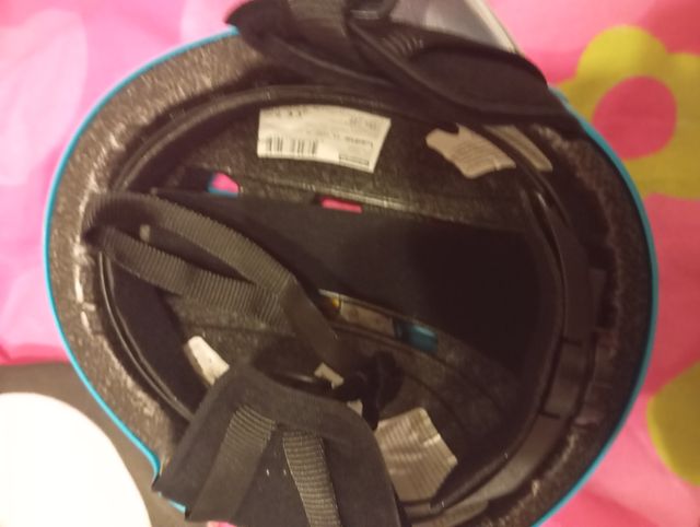 Casco infantil esquí talla S/XS con etiqueta