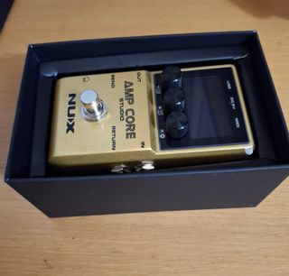 NUX Amp Core Studio Pedal Simulador Amplificador
