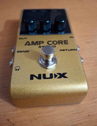 NUX Amp Core Studio Pedal Simulador Amplificador