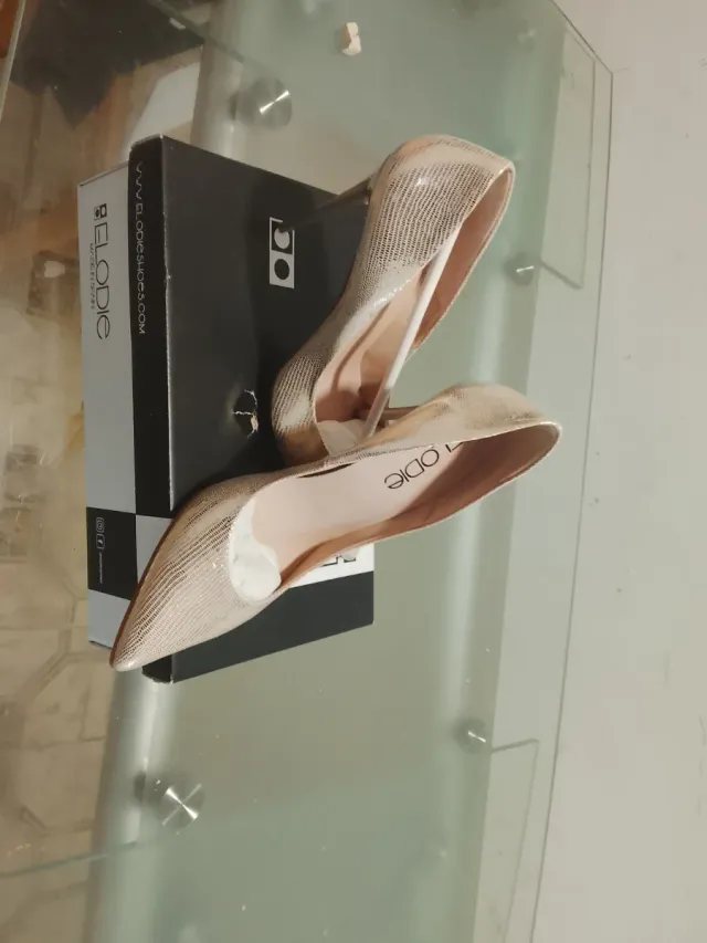 Zapatos Elodie dorados mujer