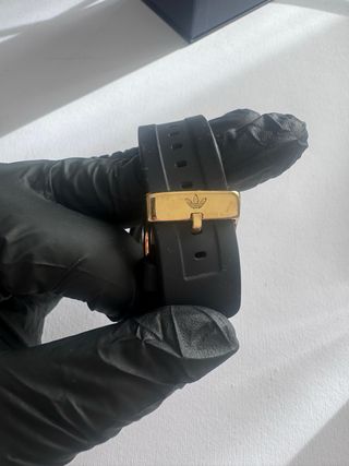 Reloj Adidas Negro y Dorado