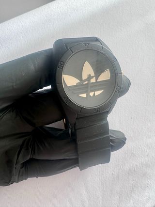 Reloj Adidas Negro y Dorado