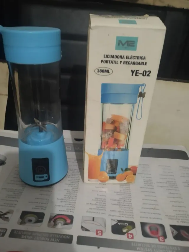 Licuadora Eléctrica Portátil ME YE-02
