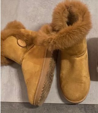 Stivaletti marroni con pelliccia