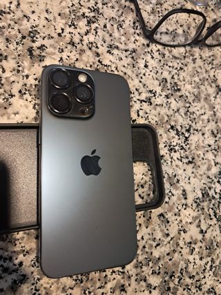 iPhone 15 Pro Max 512GB + Apple Watch S6