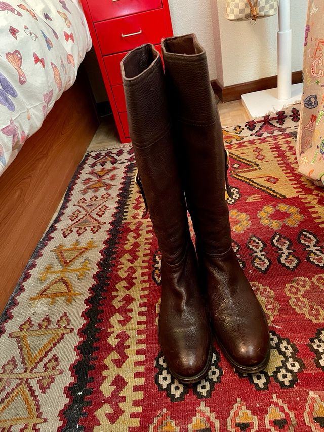 Botas altas de piel Prada marrones