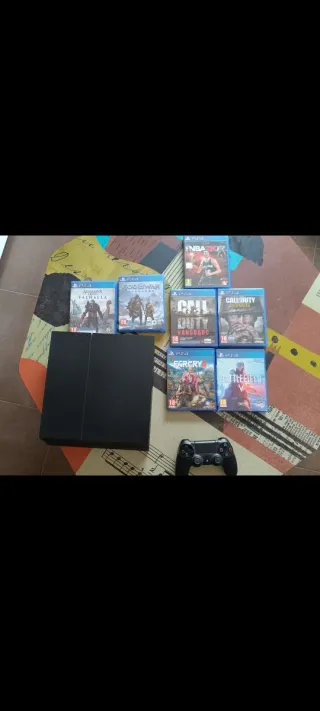 PS4 (PlayStation 4) Negra + 8 Juegos