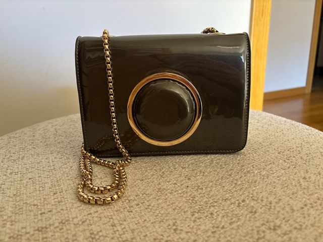 Bolso de fiesta gris y dorado