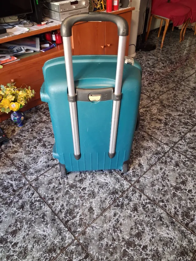 Maleta de viaje azul