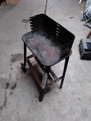 Barbacoa de carbón negra