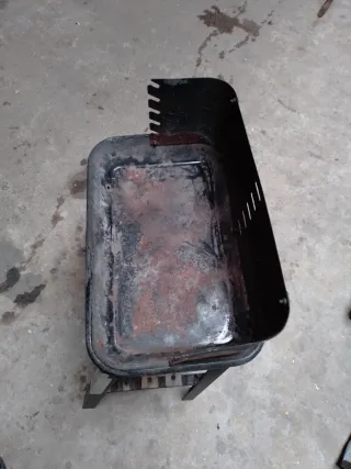 Barbacoa de carbón negra