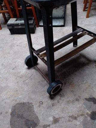 Barbacoa de carbón negra