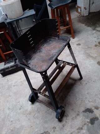 Barbacoa de carbón negra