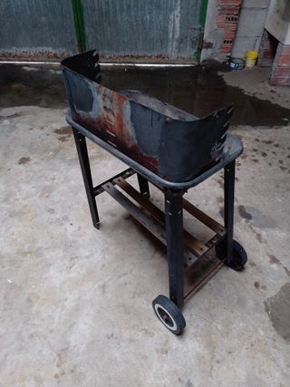 Barbacoa de carbón negra