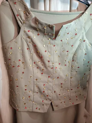 Conjunto de fiesta con pedrería