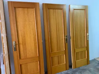 3 Puertas Interiores Maderaa 60 € cada una