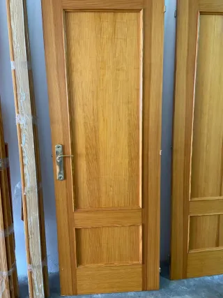 3 Puertas Interiores Maderaa 60 € cada una