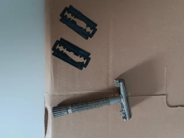 Rasoio sicurezza anni '60