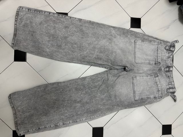 Pantalones anchos grises efecto lavado