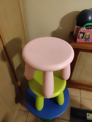 Mesa Cubo y 2 Taburetes Ikea