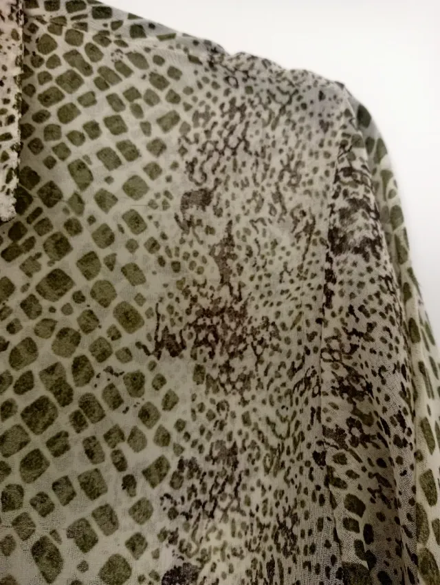 2€Blusa efecto piel serpiente XL