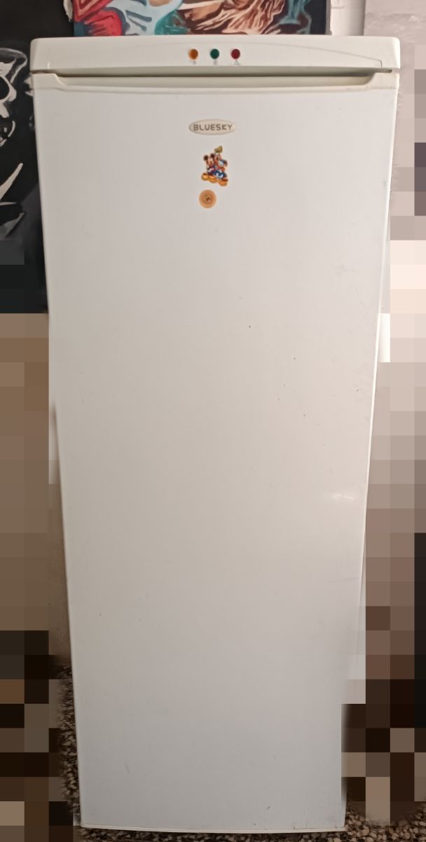 Congelador vertical blanco