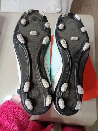 Botas de fútbol Nike niño talla 39