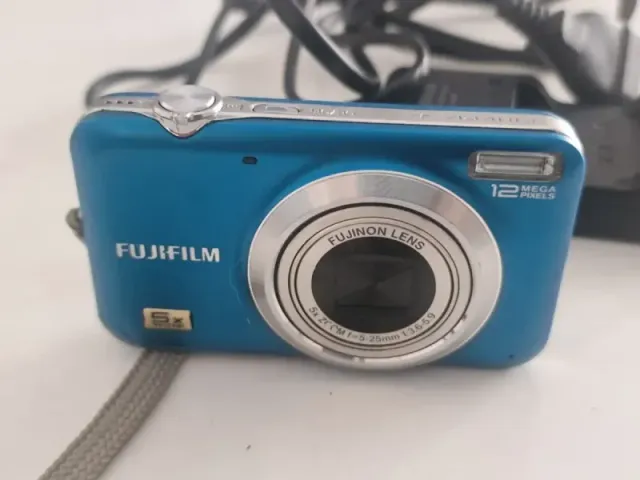 Cámara Digital Fujifilm FinePix JX200 Azul