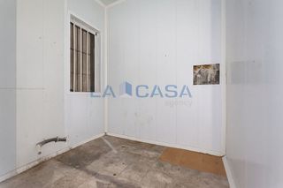 Local comercial en venta en La Sagrada Família en Barcelona