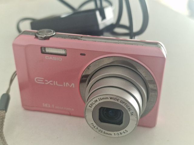 Cámara Casio Exilim EX-ZS6 Rosa