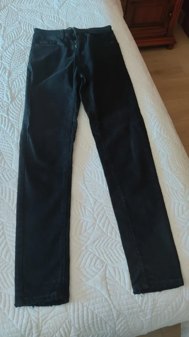 Conjunto Stradivarius: Camiseta Blanca y Pantalón