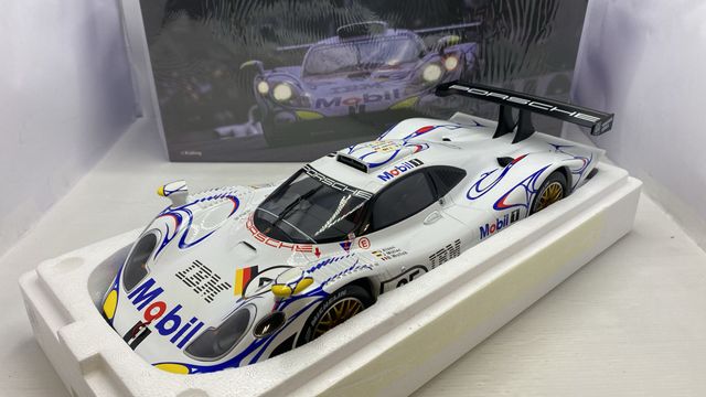 wer1200202 Werk83 Porsche 911 GT1 2nd 24h LeMans