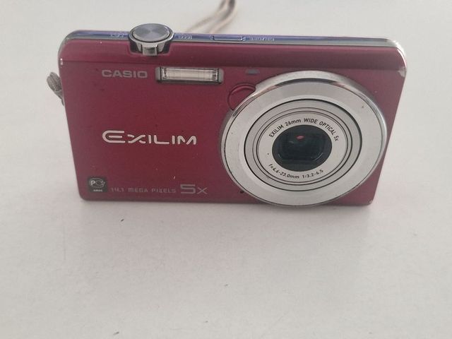 Cámara Casio EX-ZS10 Roja 14.1 MP