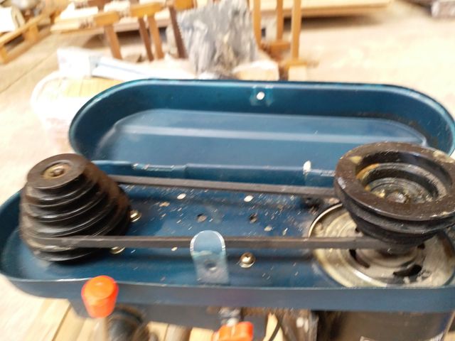 Taladro de Columna Alpha Tools TB 13