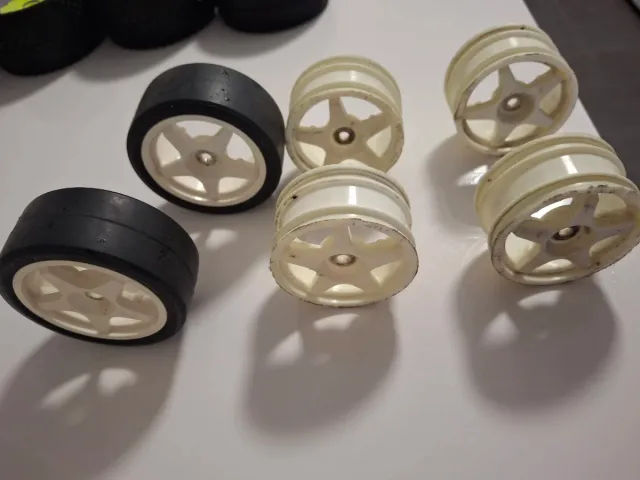Llantas RC Blancas (6 unidades)