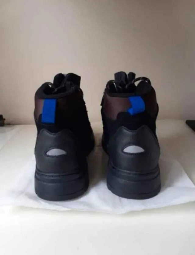 Botas de montaña de piel y goma a estrenar 