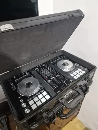 Controlador DJ Pioneer DDJ-SR2 + Maletín