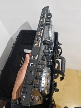 Controlador DJ Pioneer DDJ-SR2 + Maletín