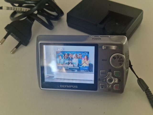 Olympus μ 700 - Cámara 7.1 MP