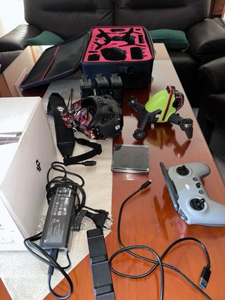 DJI FPV Combo Drone + 3 Baterías + Maleta+ Lentes