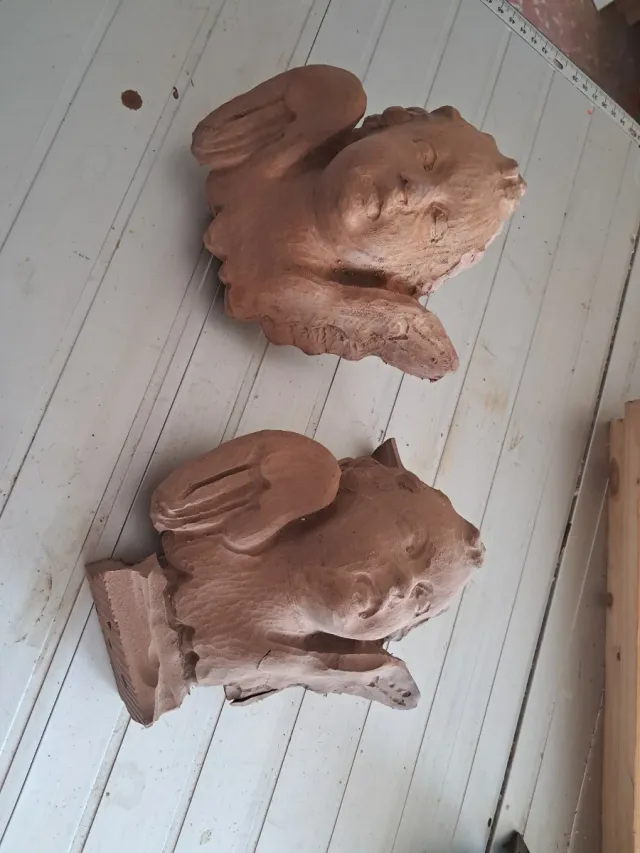 Ángeles de madera de Nogal