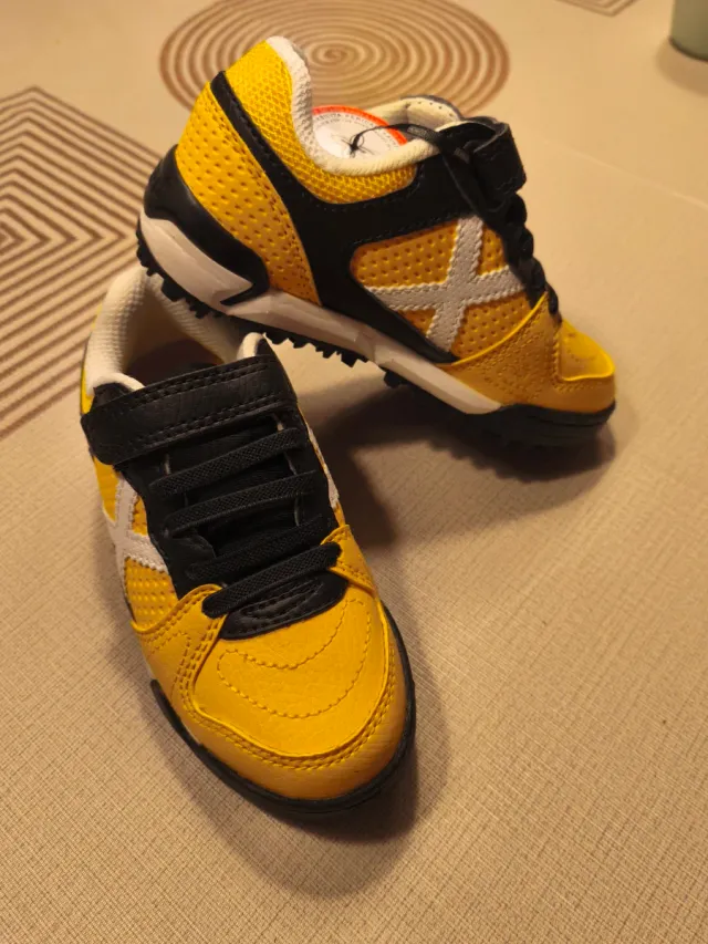 Zapatillas Munich One Turf Vco Kid Amarillas