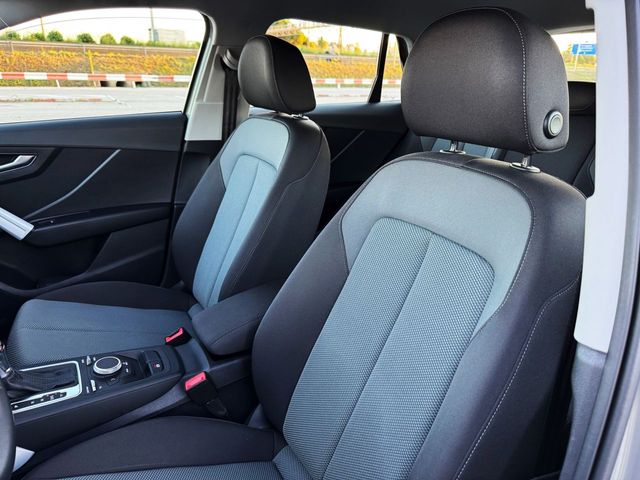 Audi Q2 DESIGN 35 TFSI S TRONIC con LEVAS, CONTROL DE VELOCIDAD...