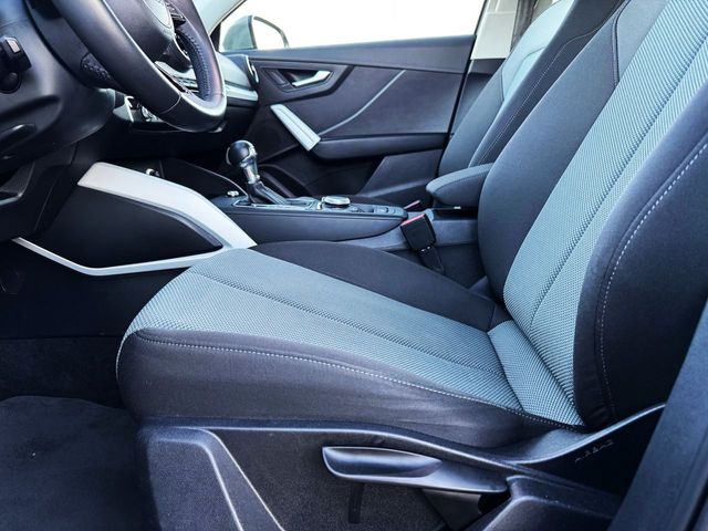 Audi Q2 DESIGN 35 TFSI S TRONIC con LEVAS, CONTROL DE VELOCIDAD...