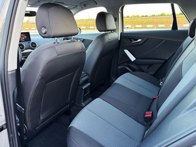 Audi Q2 DESIGN 35 TFSI S TRONIC con LEVAS, CONTROL DE VELOCIDAD...