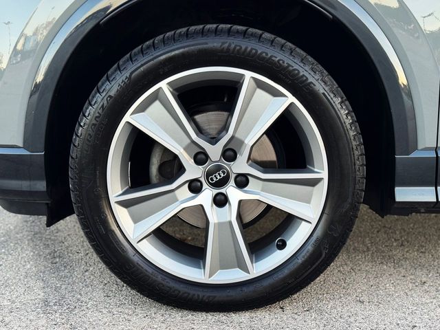 Audi Q2 DESIGN 35 TFSI S TRONIC con LEVAS, CONTROL DE VELOCIDAD...