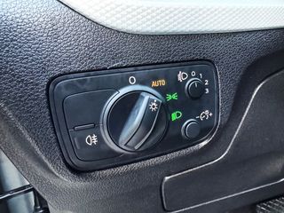 Audi Q2 DESIGN 35 TFSI S TRONIC con LEVAS, CONTROL DE VELOCIDAD...