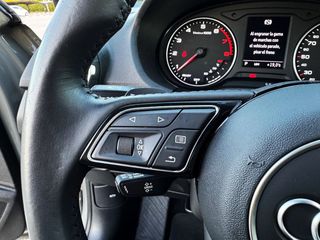 Audi Q2 DESIGN 35 TFSI S TRONIC con LEVAS, CONTROL DE VELOCIDAD...